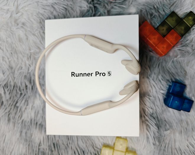 Runner Pro5带来不同骨传导佩戴体验凯发天生赢家IP69级防水+32G大内存南卡(图3)