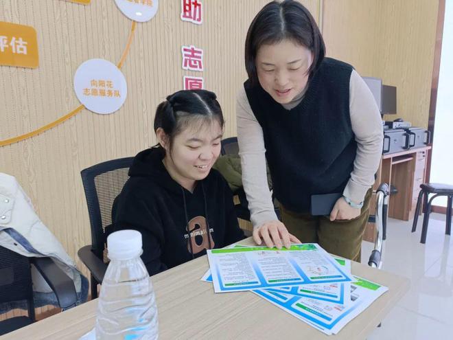 展爱耳日宣传教育系列活动k8凯发全站市西街道开(图2)